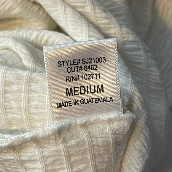 Gibson Look White Asymmetrical Cold Shoulder Smocked Short Sleeve Top NWT Medium - Picture 8 of 8